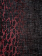 Foulard Judy Leopardo - Foulard in lana rossa con stampa leopardata effetto tie-dye.