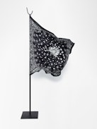 Debbie 85 Tuch - Quadratisches Tuch aus Seidenmischung mit Bandana-Druck.