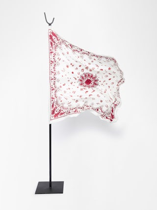 Debbie Bandana 85 Scarf - Square scarf in mixed silk with bandana print.