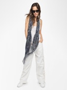 Kerry Scarf - Printed modal scarf with roses.