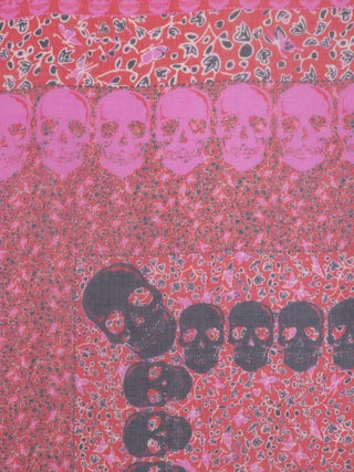 Schal Kerry Garden 135 - Schal aus Modal mit Totenkopf- und Blumendruck.