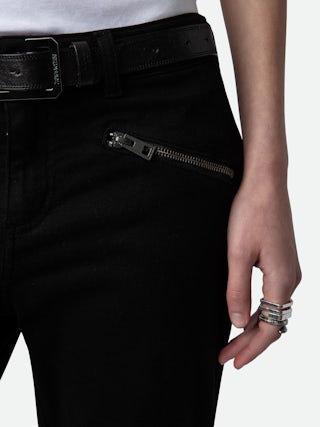 Ava Jeans - Women's black slim jeans.