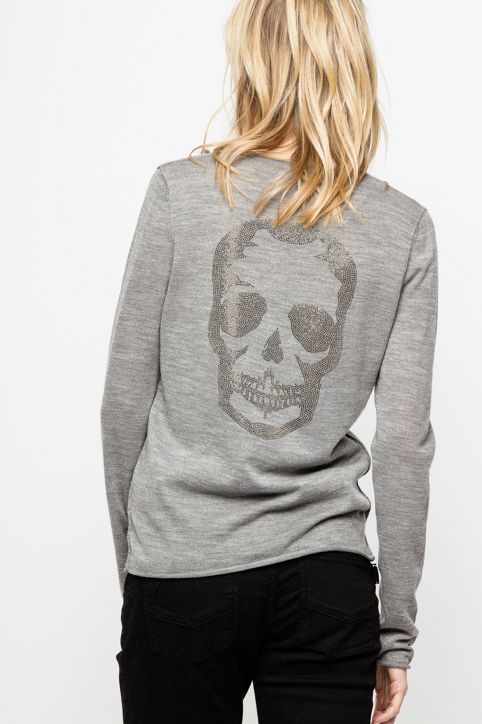 pull femme tete de mort