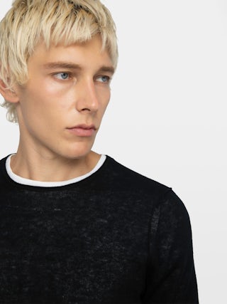 Teiss 100% Cashmere Jumper - Round neck sweater in 100% cashmere.