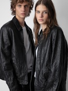 Lasso Crinkled Leather Jacket - Straight-cut black crinkled leather jacket with long sleeves and zip fastening.
