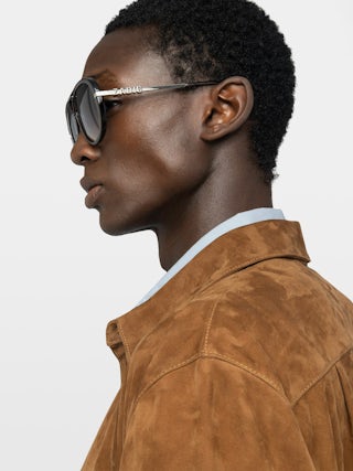 Sergy Suede Shirt - Lightweight suede shirt with flap pockets and button fastening.