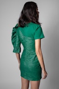 Kleid Rainbow Knitterleder - Asymmetrisches Damenkleid aus grünem Knitterleder mit Volant