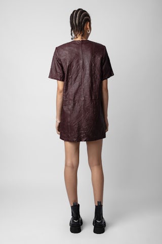 Robe Riddy Cuir Froissé - Robe courte en cuir froissé marron à manches courtes.