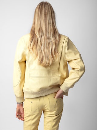 Blouson Kaia Cuir - Blouson en cuir grainé jaune clair zippé à boutons pression, poches et badge ailes.