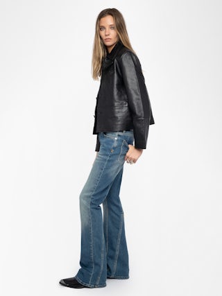 Blouson Lessa Cuir - Blouson crop boutonné en cuir lisse avec zv embossé sur la poitrine gauche.