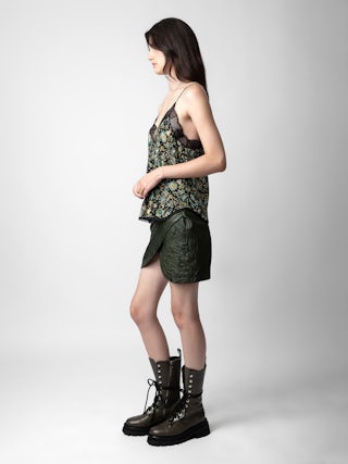 Jupe Julipe Cuir Froissé - Jupe courte en cuir froissé kaki à ourlet arrondi.