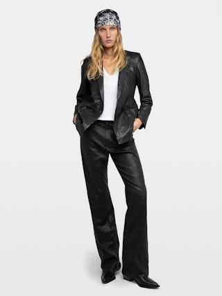 Chaqueta Visko Cuero Arrugado - Blazer recto cruzado en piel arrugada.