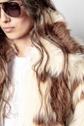 Blouson Fanny Tache - Blouson beige en fausse fourrure femme.
