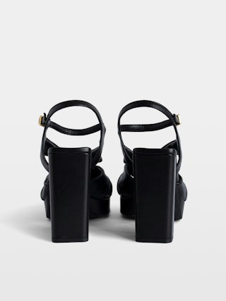 Sandalen Forget Me Knot - Ledersandalen mit hohen Absätzen, Riemen und Knoten.