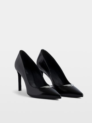 Perfect Court Shoes - Black vintage-effect leather pumps adorned with a wings charm.