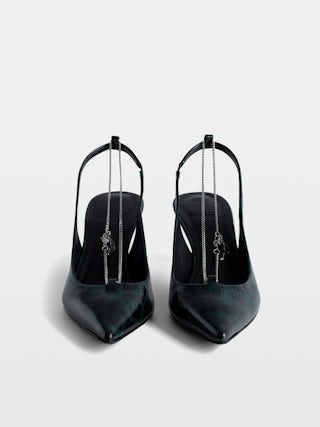 Pumps First Night - Patent leather pumps with leopard print and chain.