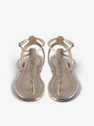 Sandalen Moonstar - Goldene Sandalen aus Metallic-Leder in Vintage-Optik mit verstellbarer Schnalle und strassverzierten Riemen.