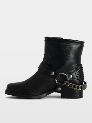 Igata Ankle Boots - Black vegetable tanned leather low ankle boots with metal chains.