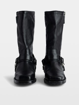 Igata Boots - Black vegetable-tanned leather ankle boots adorned with metal curb chains.