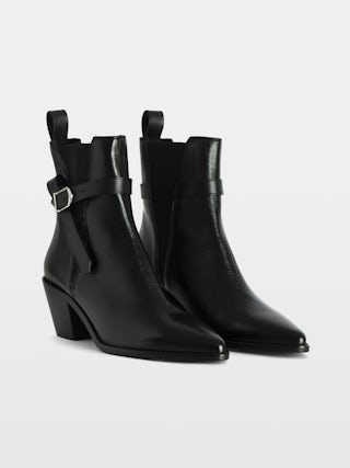 Tyler Ankle Boots - Vintage-effect leather ankle boots adorned with a signature buckle.