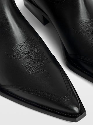 Botas Cara - Botas western de piel con alas bordadas.