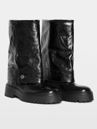 Bottes Angie Sleeve Vintage Patent - Bottes effet pantalon en cuir effet inspiré vintage.