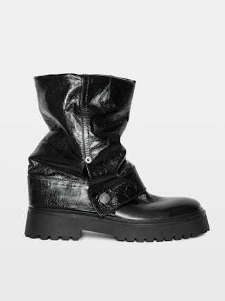 Bottes Angie Sleeve Vintage Patent - Bottes effet pantalon en cuir effet inspiré vintage.