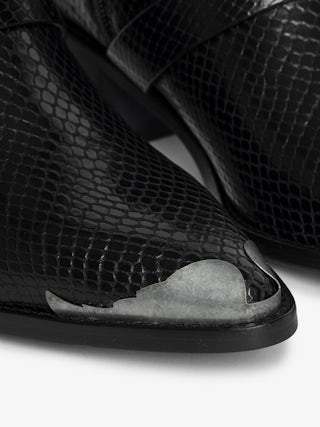 Ankle boots Tylow Wild Mirror - Ankle boots in python-effect leather adorned with signature buckles and metallic wing-shaped studs.