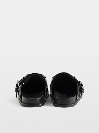 Mules Angie Gourmette - Leather mules with square toe and comfortable insole, finished with a branded plaque and roller buckle.