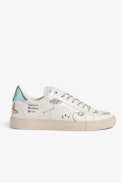 La Flash Trainers - Women’s low-top trainers with floral print and graffiti, featuring a metallic-look reinforcement and ZV-printed laces