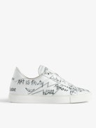 ZV1747 La Flash Low-Top Trainers - Women’s white smooth leather low-top trainers with lightning bolt panels and graffiti.