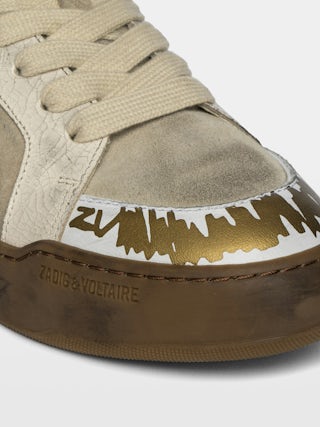 Sneakers Basses Fly Wings Cracked - Niedrige Sneakers aus einer Mischung von abgenutztem und gerissenem Leder, verziert mit geprägten Flügeln.