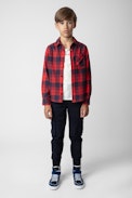 Camisa Oyo Niño - Camisa roja a cuadros de algodón con mensaje «Dreamer» en la parte trasera para niño.