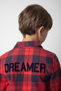 Camisa Oyo Niño - Camisa roja a cuadros de algodón con mensaje «Dreamer» en la parte trasera para niño.