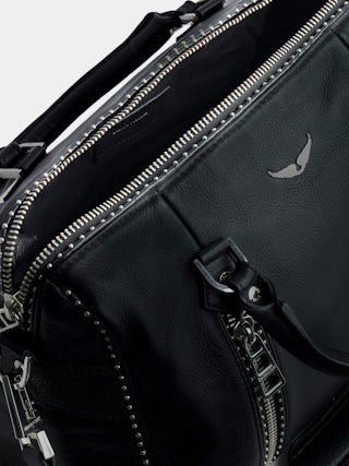 Sunny Medium Studs Tasche - Ikonische Sunny Medium Tasche aus genarbtem Leder, verziert mit silbernen Nieten.