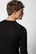 Pull Ginger - Pull noir col V homme.