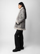 Mantel Magdas Shearling - Lammfellmantel in Naturecru für Damen.