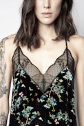 Vestido Risty Velvet Blossom - Vestido negro estampado para mujer.
