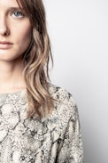 Pull Reglis Python Print Cachemire - Pull blanc femme, imprimé, en cachemire plume.