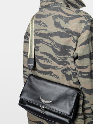 Bandolera Zadig Glitter - Bandolera ajustable efecto nylon con acabado en cuero y firmas de alas.