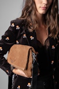 Bolso Rocky ZV - Bolso de mano de mujer de ante coñac con repujado ZV