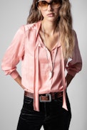 Blusón de satén Taos - Blusón satinado de mujer con cuello con lazada rosa