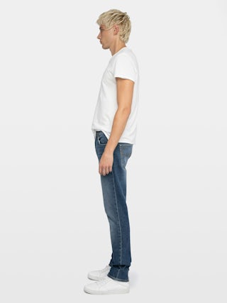 Steeve Jeans - Slim jeans with zip fastening.