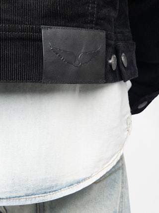 Bases Velvet Jacket - Velvet jacket, long sleeves with buttoned closure and embroidered wings on the back.