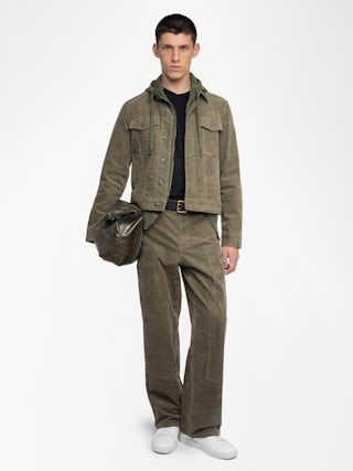 Bases Velvet Jacket - Velvet jacket, long sleeves with button closure and wing embroidery on the back.