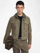 Bases Velvet Jacket - Velvet jacket, long sleeves with button closure and wing embroidery on the back.