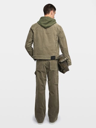 Blouson Bases Velours - Blouson en velour, manches longues à fermeture boutonnée avec broderies ailes au dos.