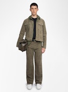 Bases Velvet Jacket - Velvet jacket, long sleeves with button closure and wing embroidery on the back.