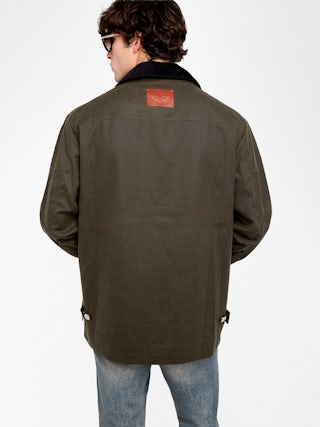 Parka Boye - Blouson en coton ciré, col contrasté en velours, fermeture boutonnée avec poches plaquées et patch jacron aile au dos.