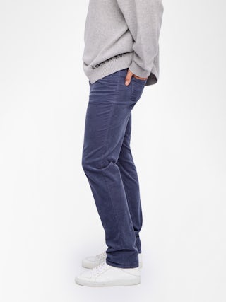 Steeve Corduroy Trousers - Straight trousers in corduroy with button opening.